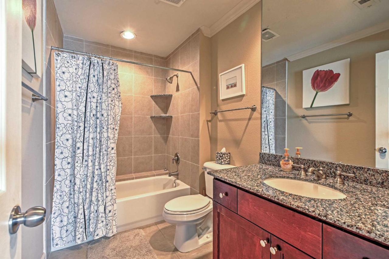 Colorful Galveston Retreat Steps From Beach And Pool Εξωτερικό φωτογραφία