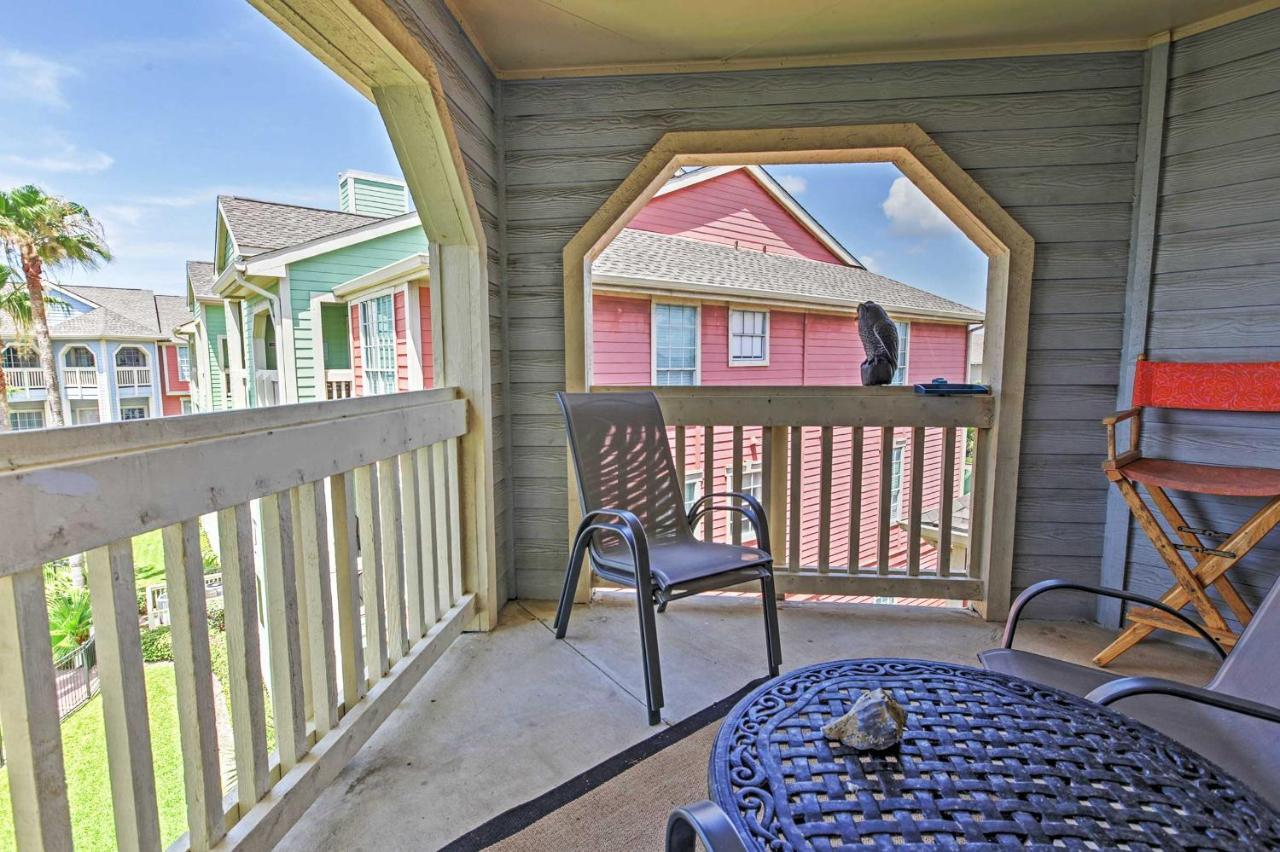 Colorful Galveston Retreat Steps From Beach And Pool Εξωτερικό φωτογραφία